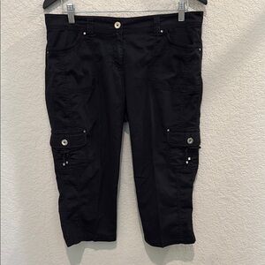 White House Black Market Black Cargo Capri Pants pedal pusher size 6